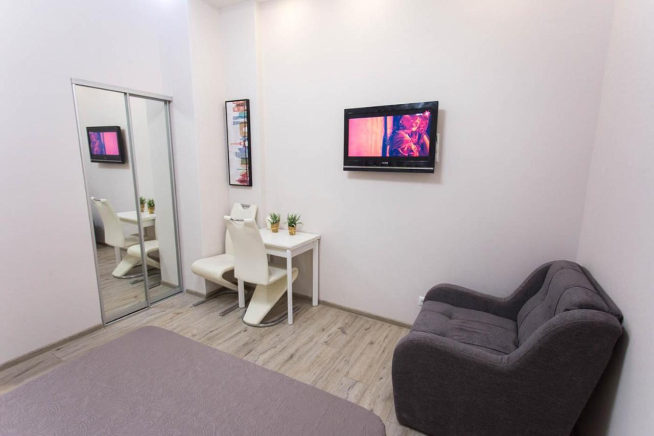 Modern Apartments In The Centre - Kuznechna Str. 26/4 คาร์คิฟ ภายนอก รูปภาพ
